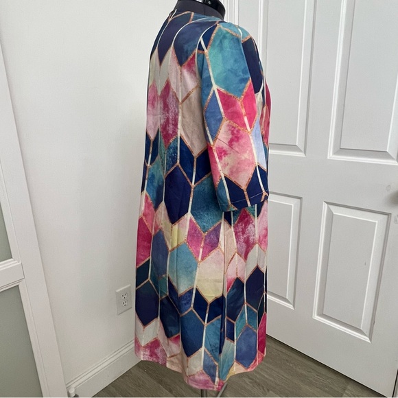 Colorful Geometric Pattern Top Size XL - Picture 6 of 8